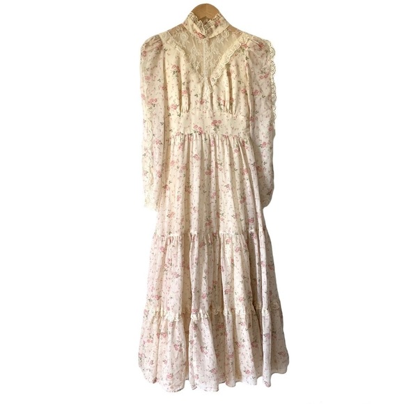 Vintage Prairie Maxi Dress Ditsy Floral Tiered Ruffle Cream Lace Cottagecore - Picture 1 of 16
